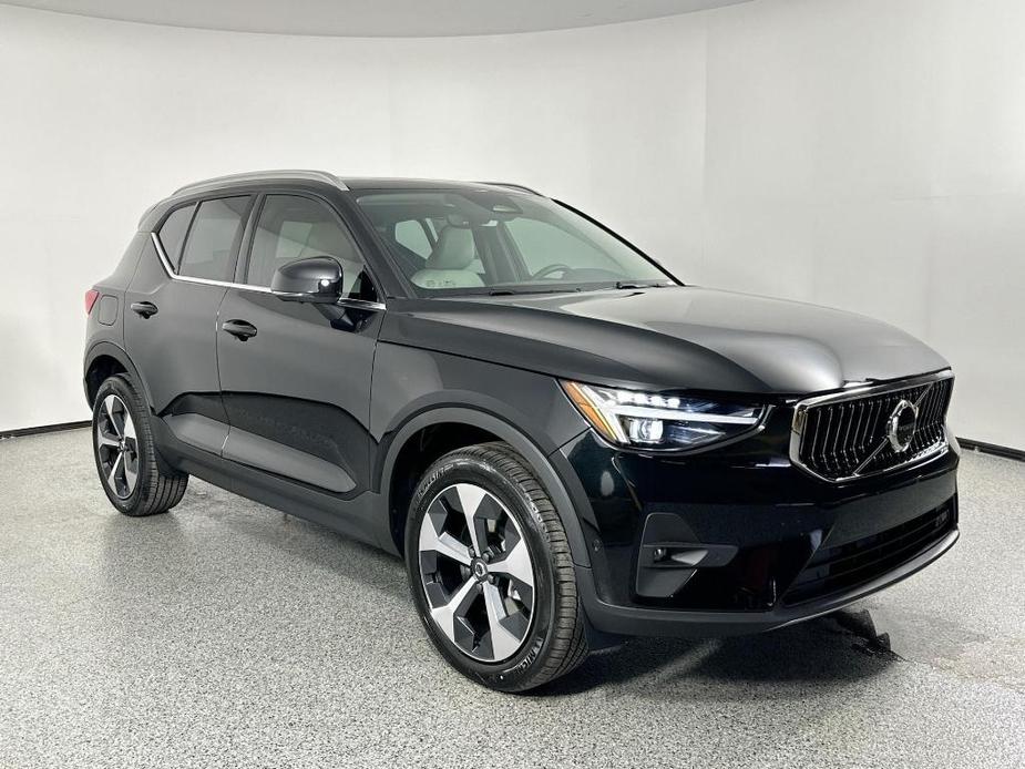 new 2025 Volvo XC40 car, priced at $44,815