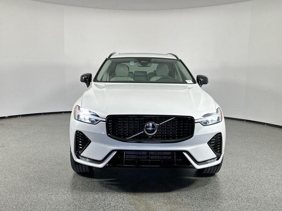 new 2025 Volvo XC60 car, priced at $46,345