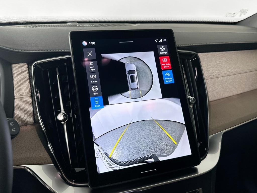 new 2026 Volvo XC90 car, priced at $75,155
