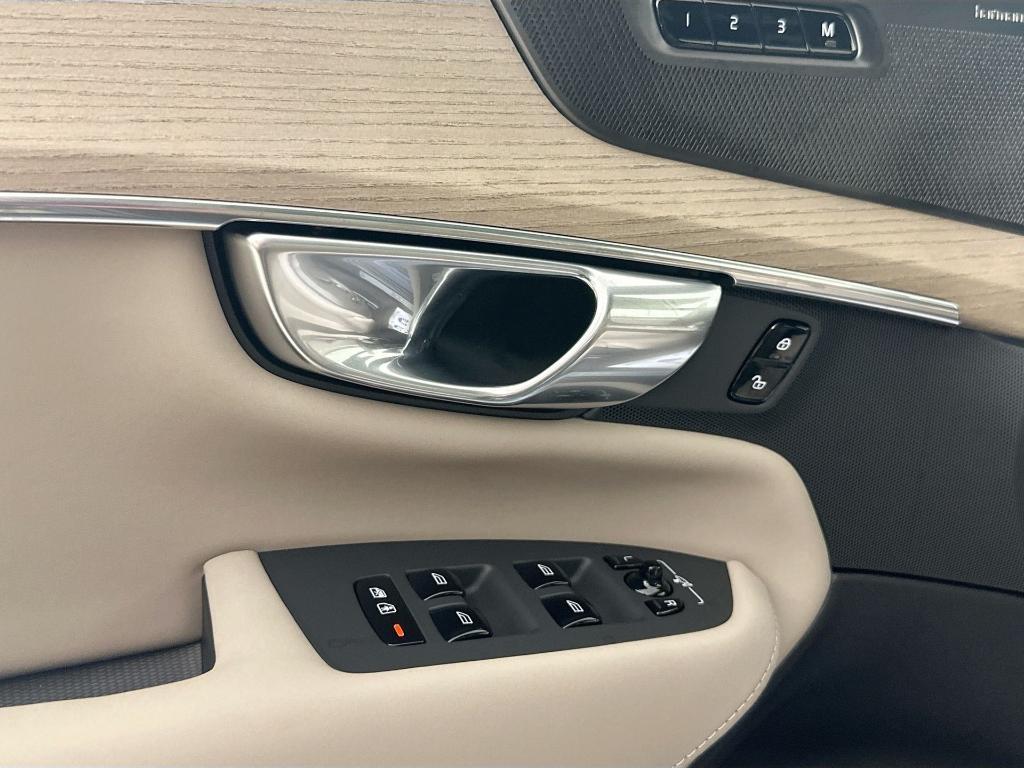 new 2026 Volvo XC90 car, priced at $77,275