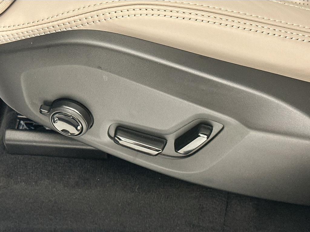 new 2026 Volvo XC90 car, priced at $77,275