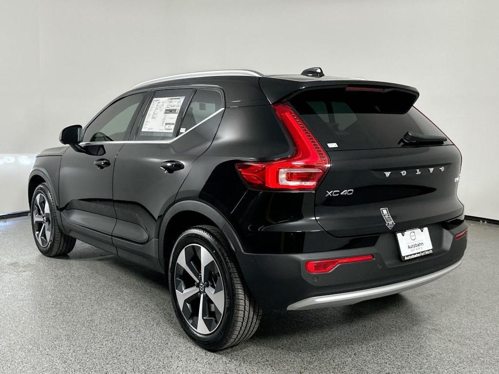 new 2025 Volvo XC40 car, priced at $44,991