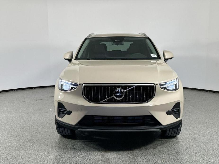 new 2025 Volvo XC40 car, priced at $50,710