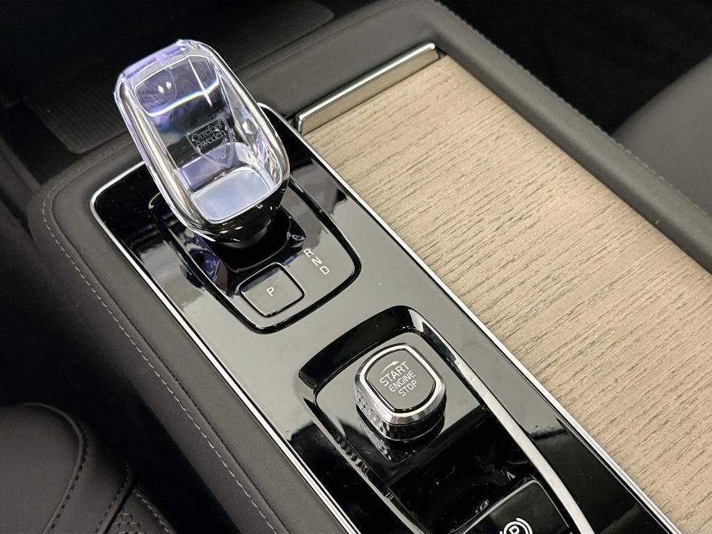 new 2025 Volvo XC90 Plug-In Hybrid car, priced at $78,805