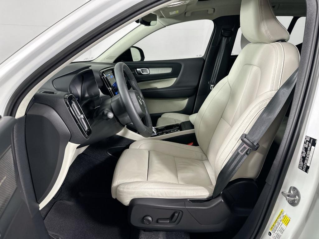 used 2023 Volvo XC40 car, priced at $30,963