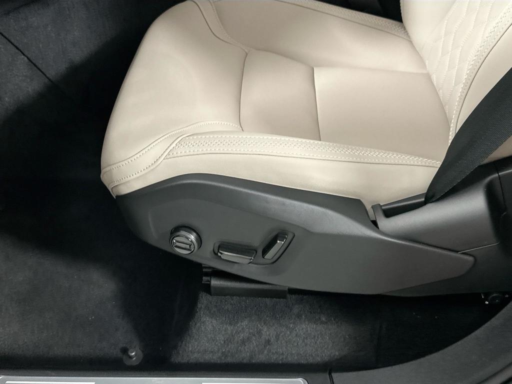 new 2026 Volvo XC90 car, priced at $70,250