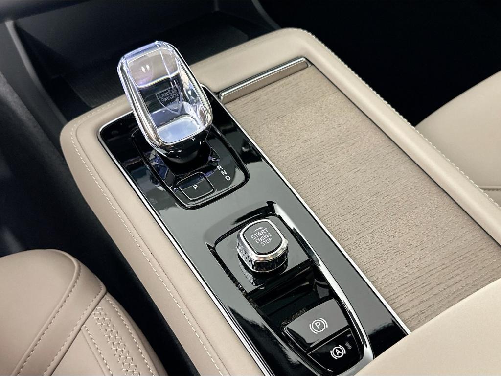 new 2025 Volvo XC90 car, priced at $62,335