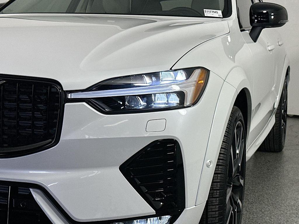 new 2025 Volvo XC60 car, priced at $61,335