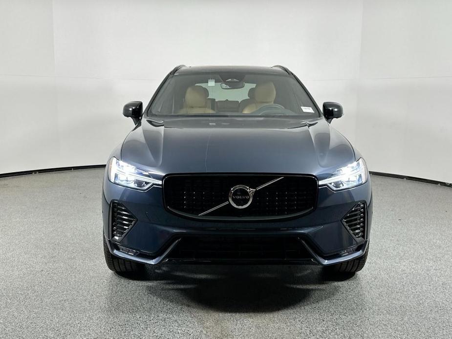 new 2025 Volvo XC60 car, priced at $57,885