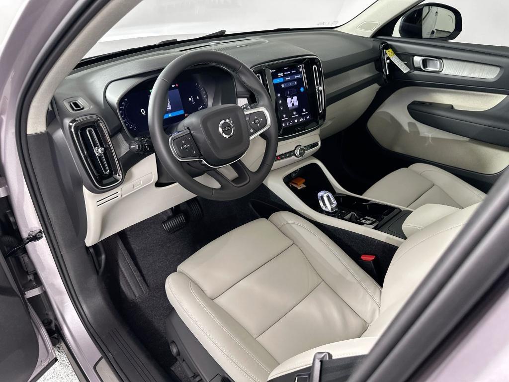 new 2026 Volvo XC40 car