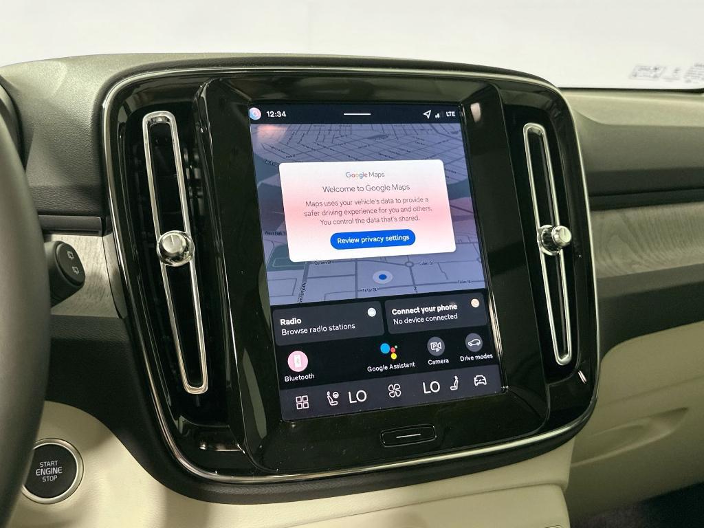 new 2026 Volvo XC40 car