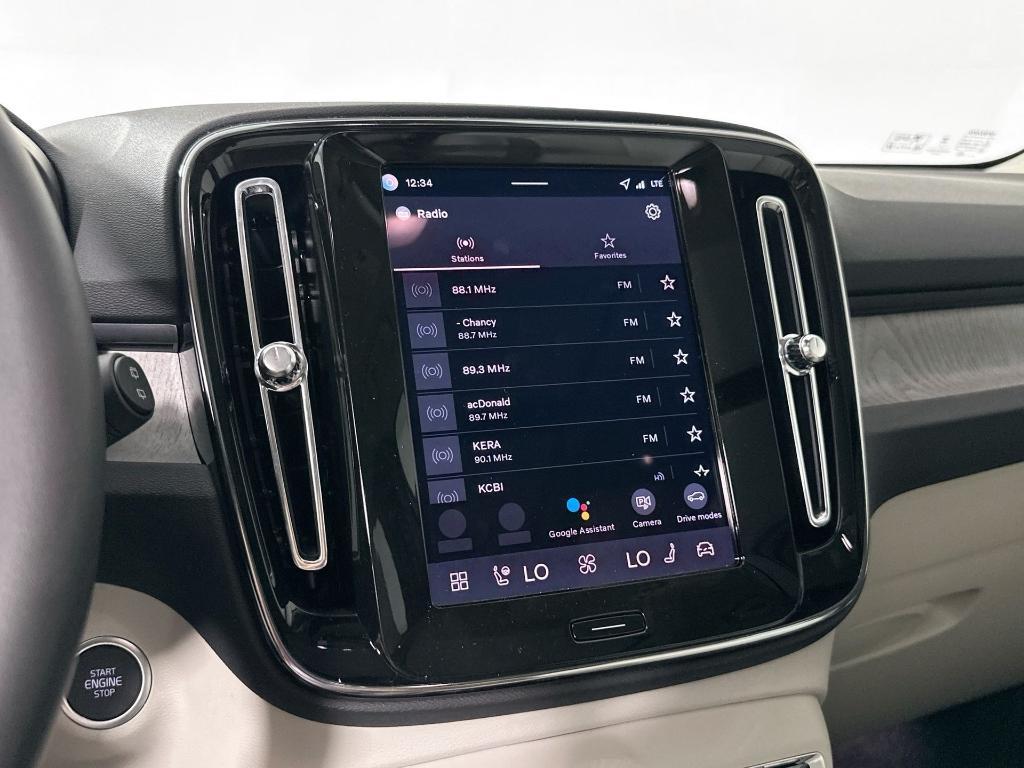 new 2026 Volvo XC40 car