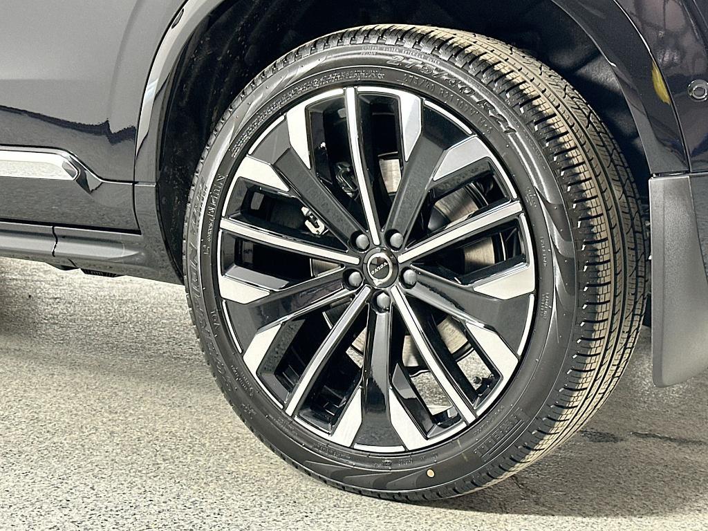new 2025 Volvo XC90 car, priced at $53,661