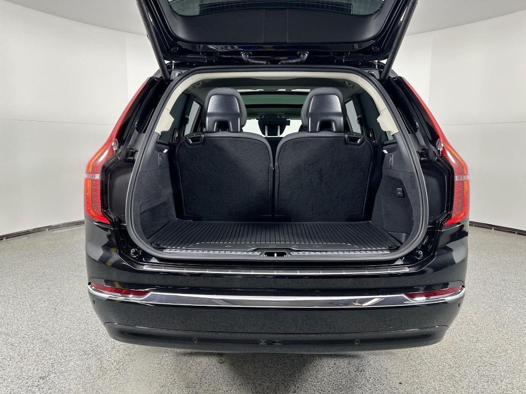 new 2025 Volvo XC90 car, priced at $53,661