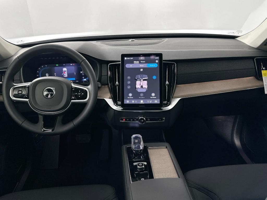 new 2025 Volvo XC90 car, priced at $53,661