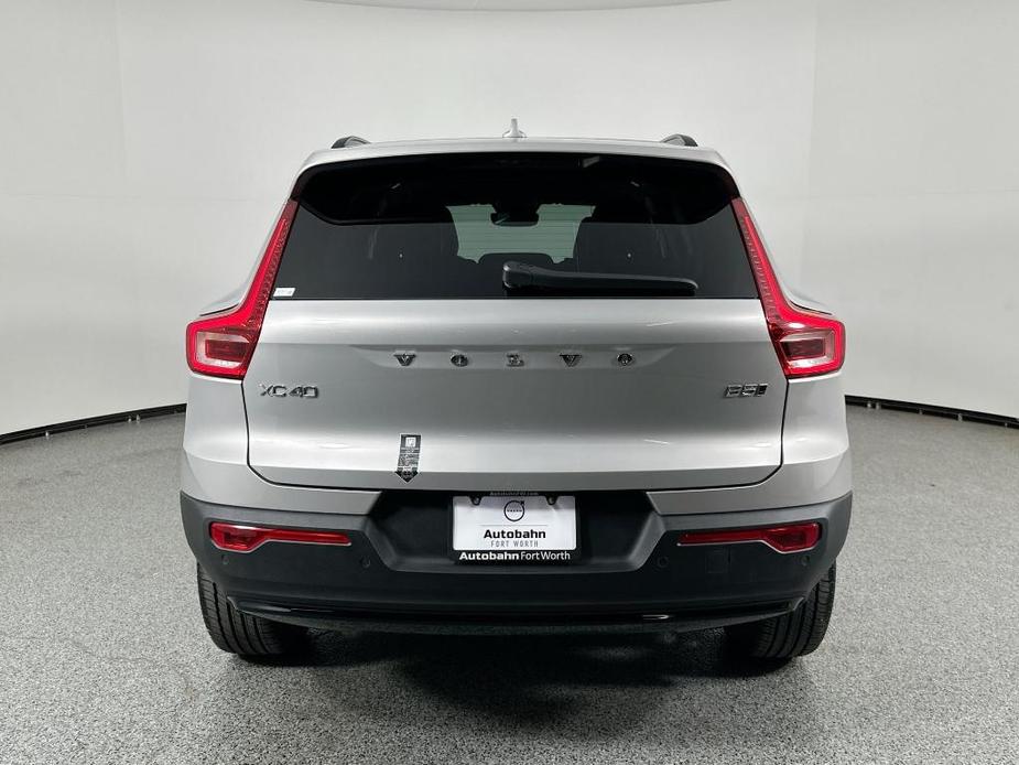 new 2025 Volvo XC40 car, priced at $46,818