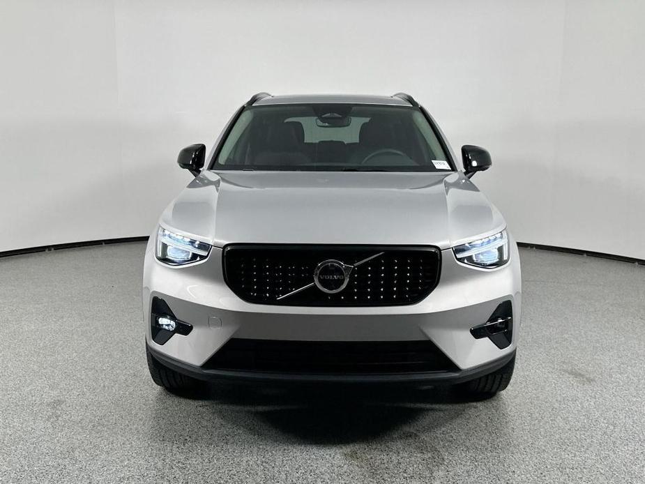 new 2025 Volvo XC40 car, priced at $46,818