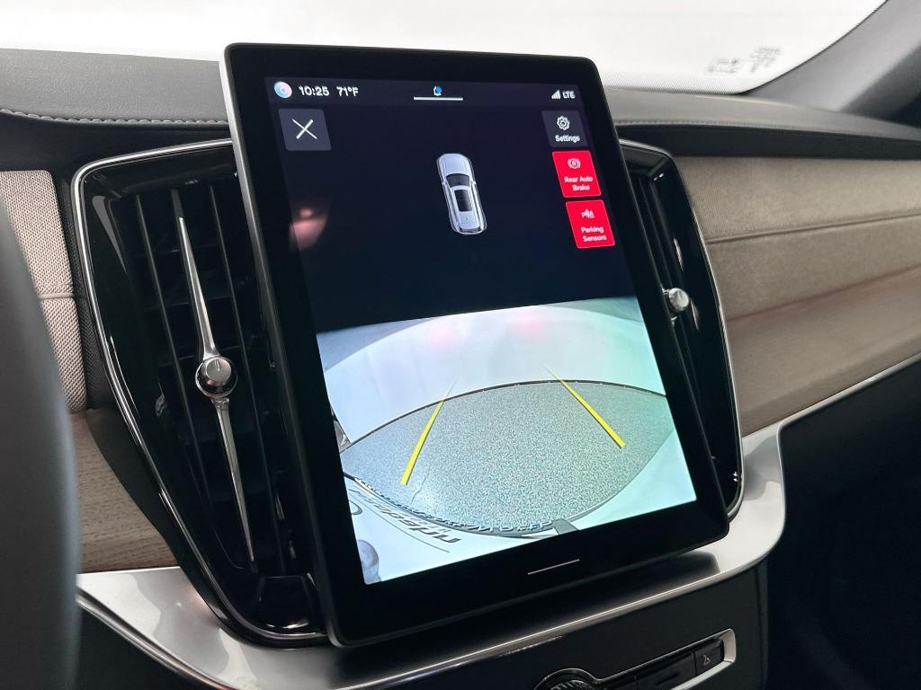 new 2025 Volvo XC90 Plug-In Hybrid car, priced at $74,485