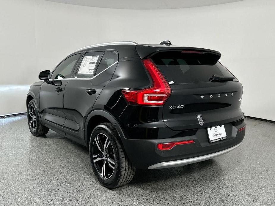 new 2025 Volvo XC40 car, priced at $43,715