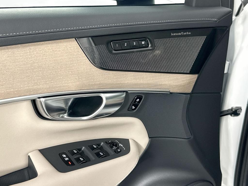 new 2026 Volvo XC90 car, priced at $85,300