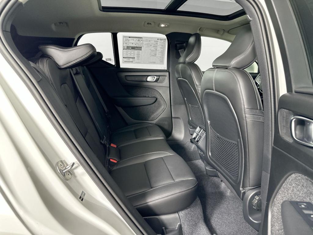 new 2025 Volvo XC40 car, priced at $39,512