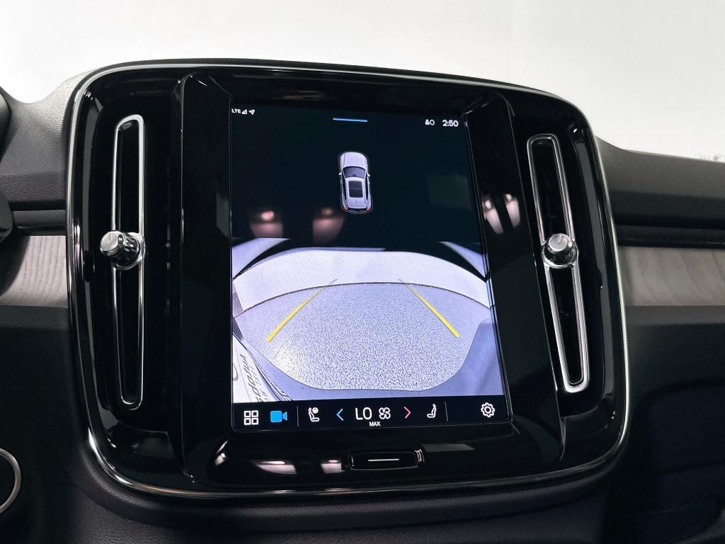 new 2025 Volvo XC40 car, priced at $44,215