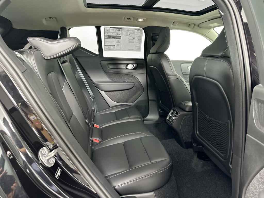 new 2025 Volvo XC40 car, priced at $37,451