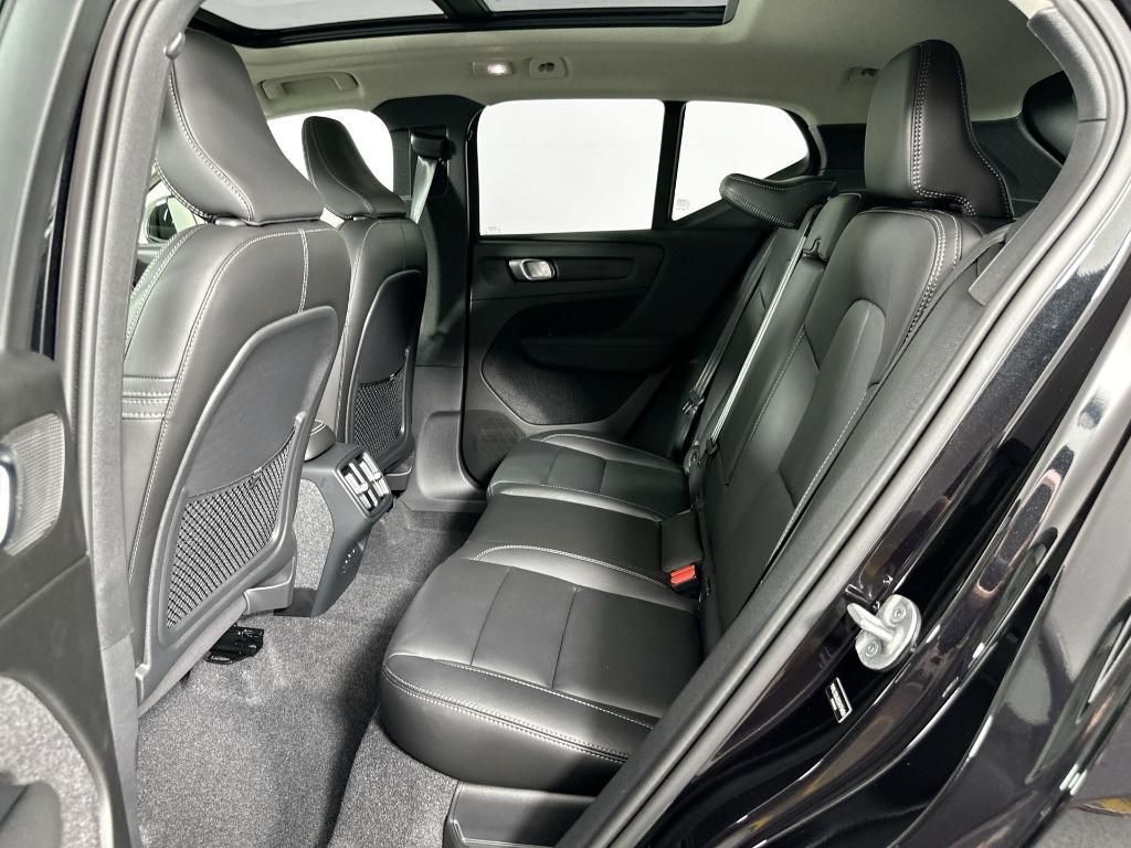 new 2025 Volvo XC40 car, priced at $44,215