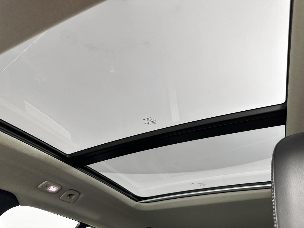 new 2025 Volvo XC40 car, priced at $44,215