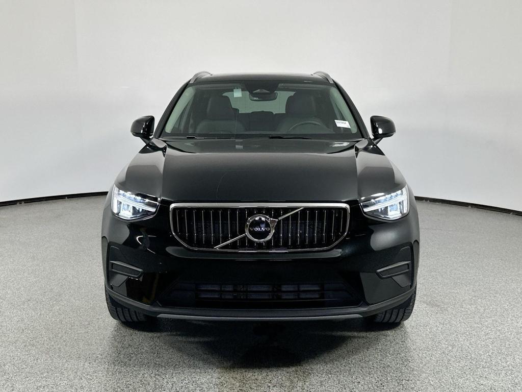 new 2025 Volvo XC40 car, priced at $44,215