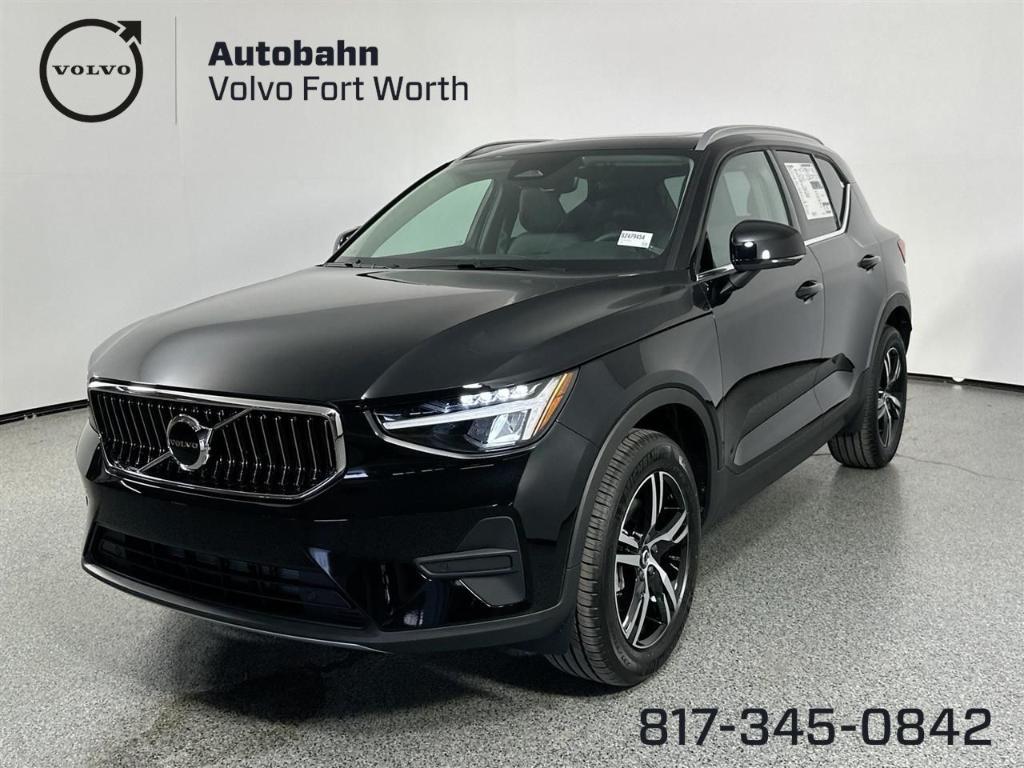 new 2025 Volvo XC40 car, priced at $44,215