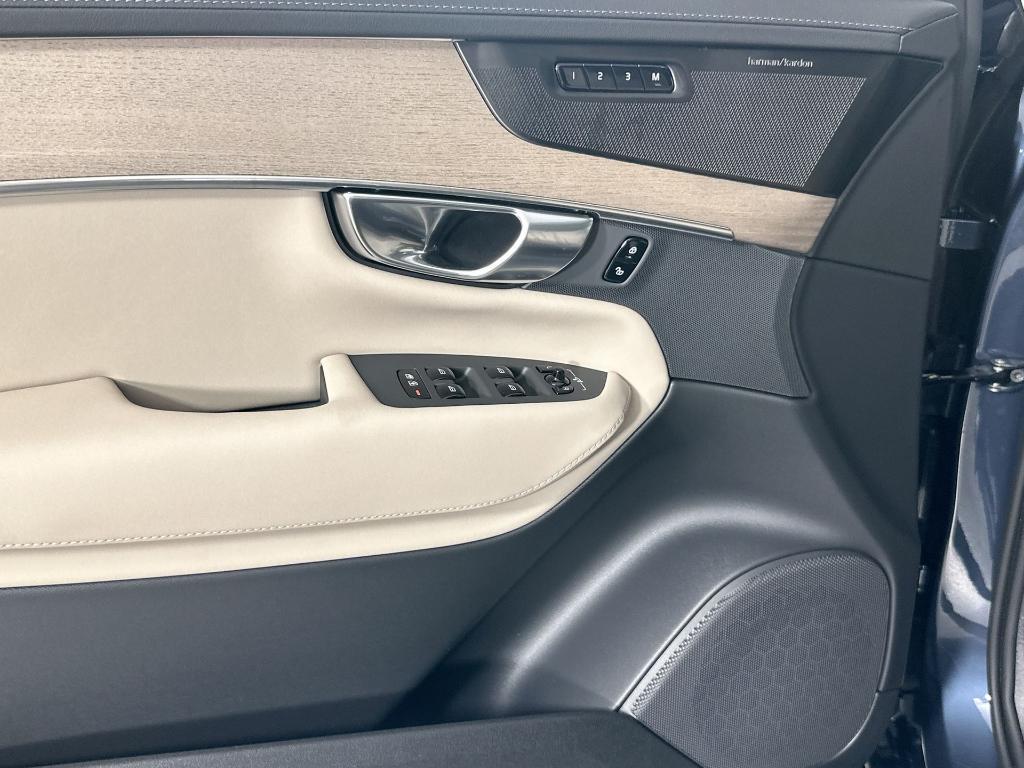 new 2026 Volvo XC90 car, priced at $71,825
