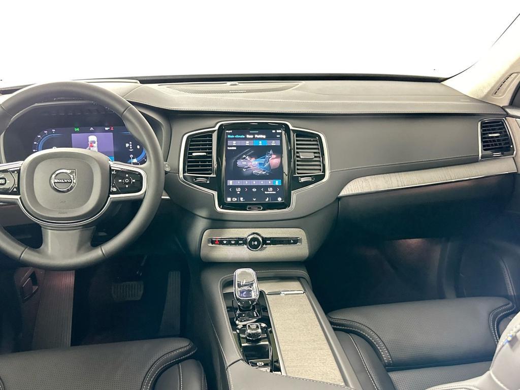 new 2025 Volvo XC90 car, priced at $69,114
