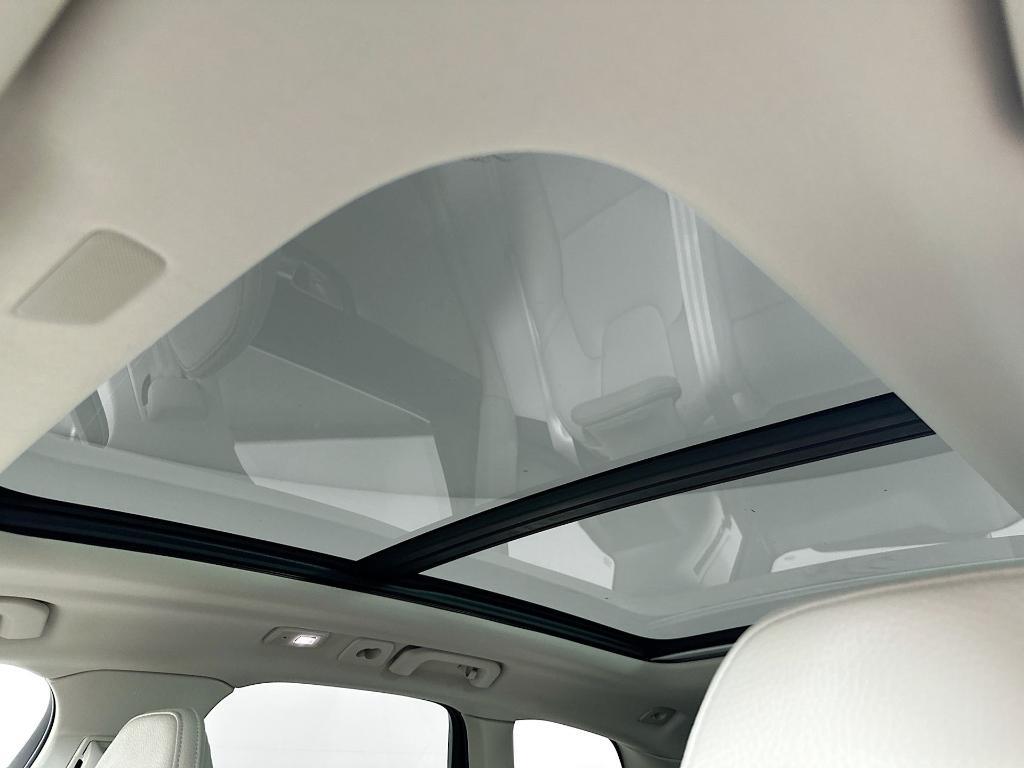 used 2023 Volvo XC60 car, priced at $37,991