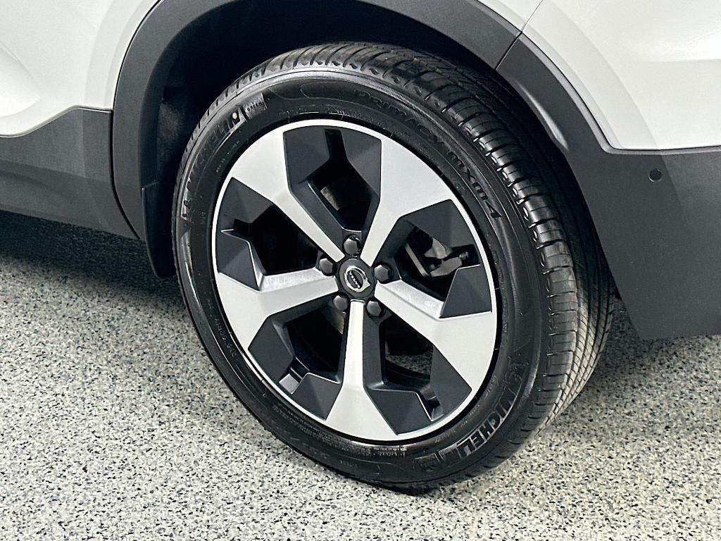 new 2025 Volvo XC40 car, priced at $48,335
