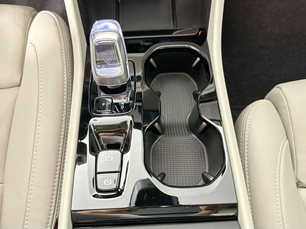 new 2025 Volvo XC40 car, priced at $48,335