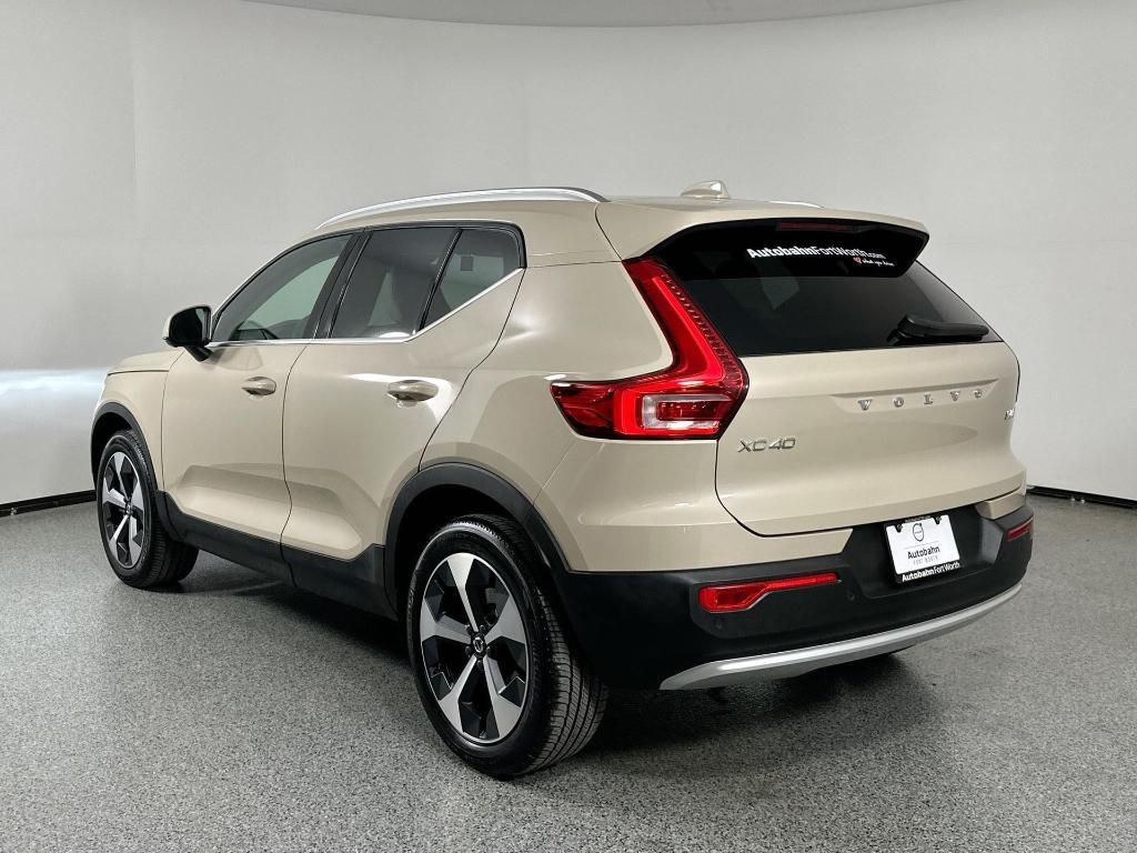 new 2025 Volvo XC40 car, priced at $45,000