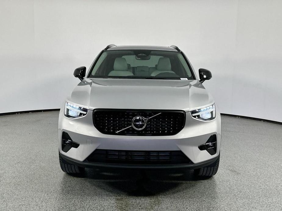 new 2025 Volvo XC40 car, priced at $49,715