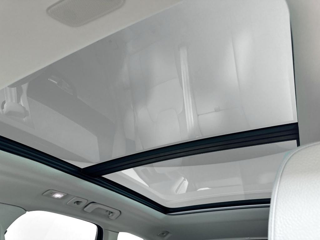 new 2025 Volvo XC60 car, priced at $47,085