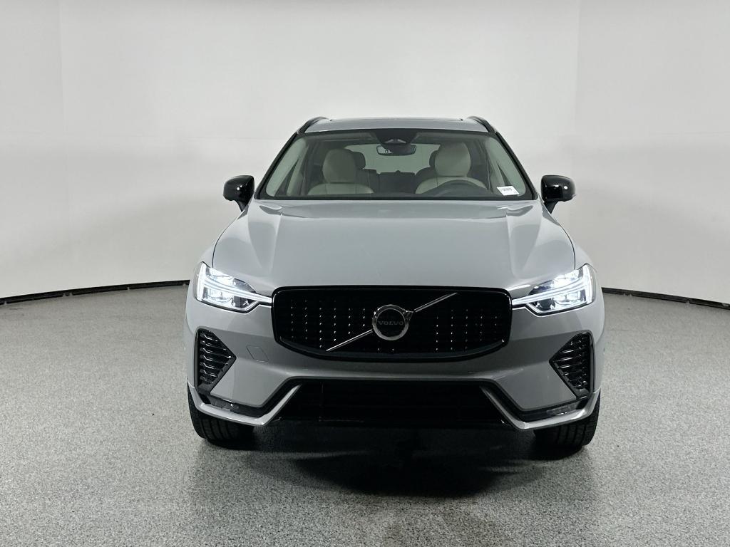 new 2025 Volvo XC60 car, priced at $52,585