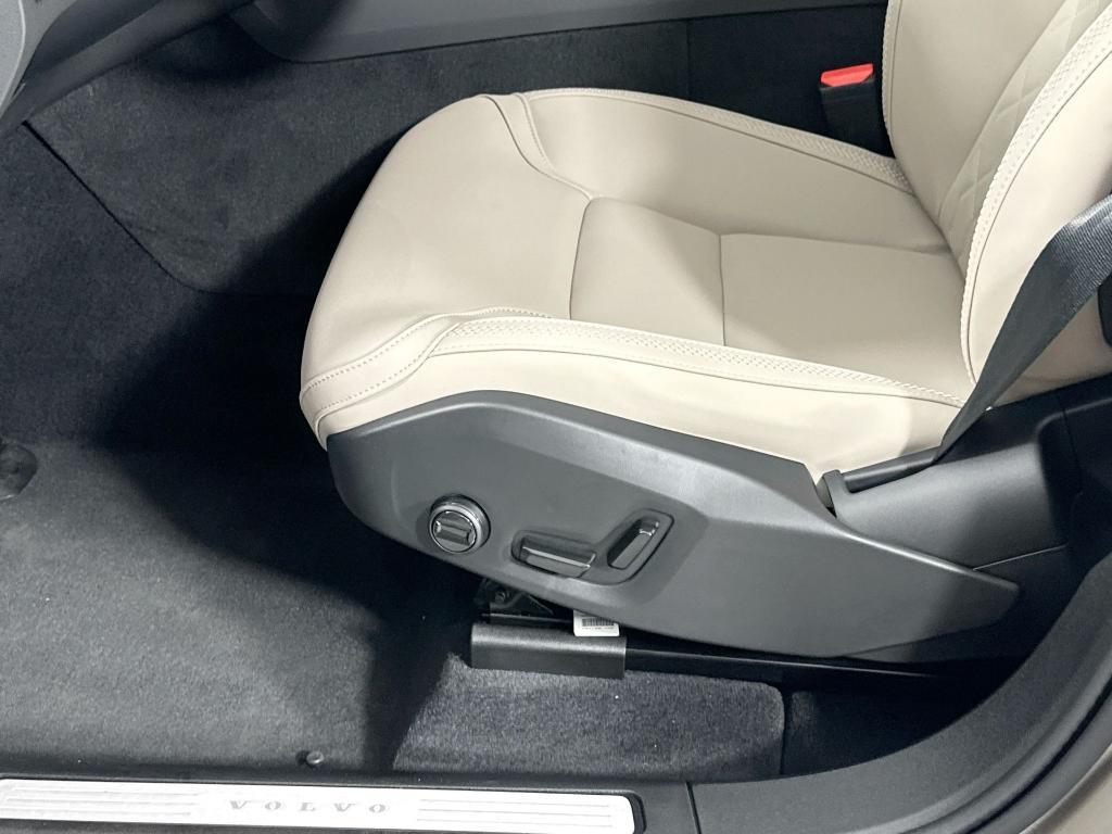 new 2026 Volvo XC60 car, priced at $56,485