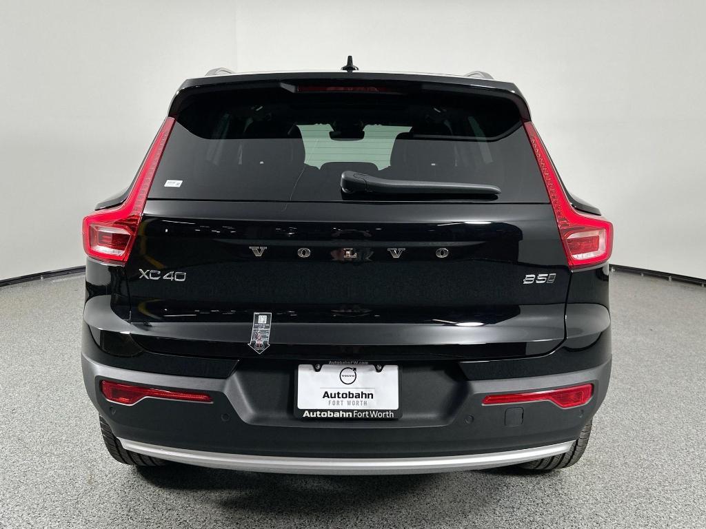 new 2025 Volvo XC40 car, priced at $44,000
