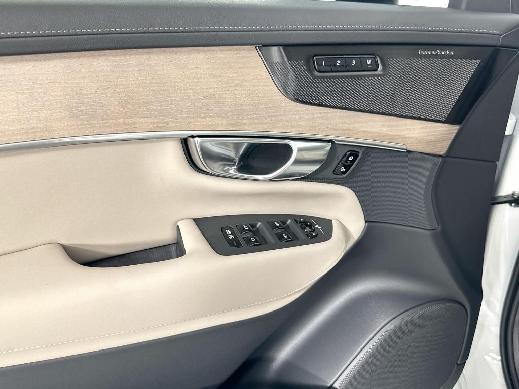 new 2026 Volvo XC90 car, priced at $75,180