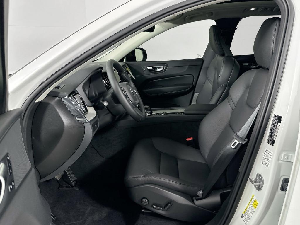 new 2025 Volvo XC60 car, priced at $53,560