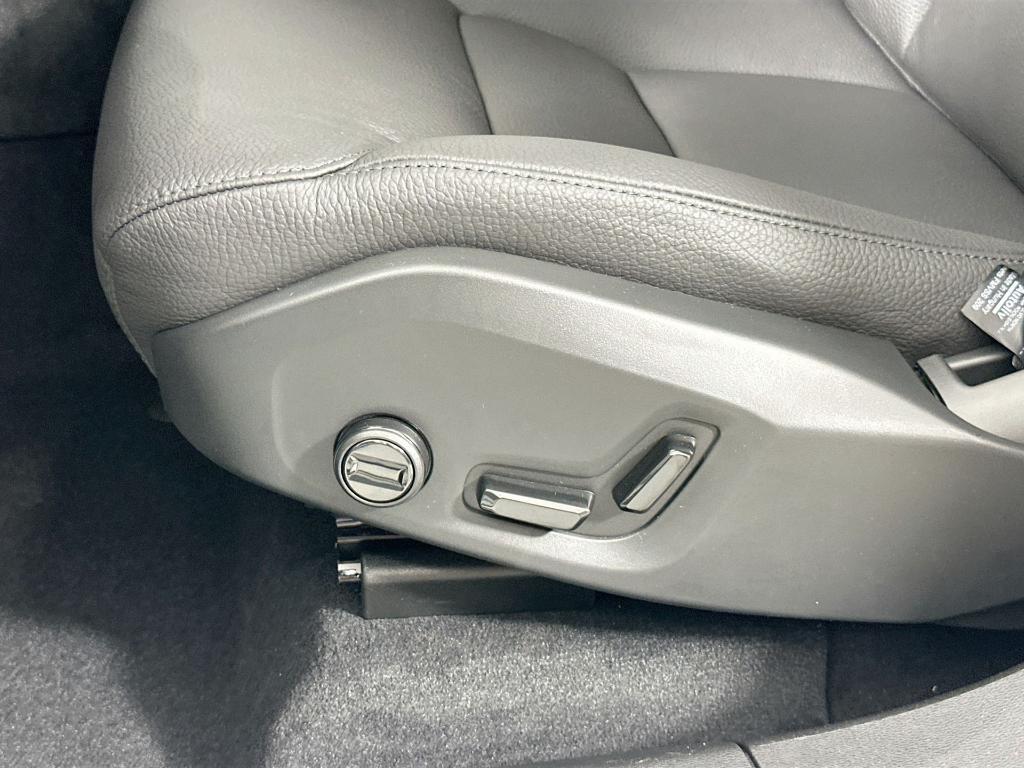 new 2025 Volvo XC60 car, priced at $53,560