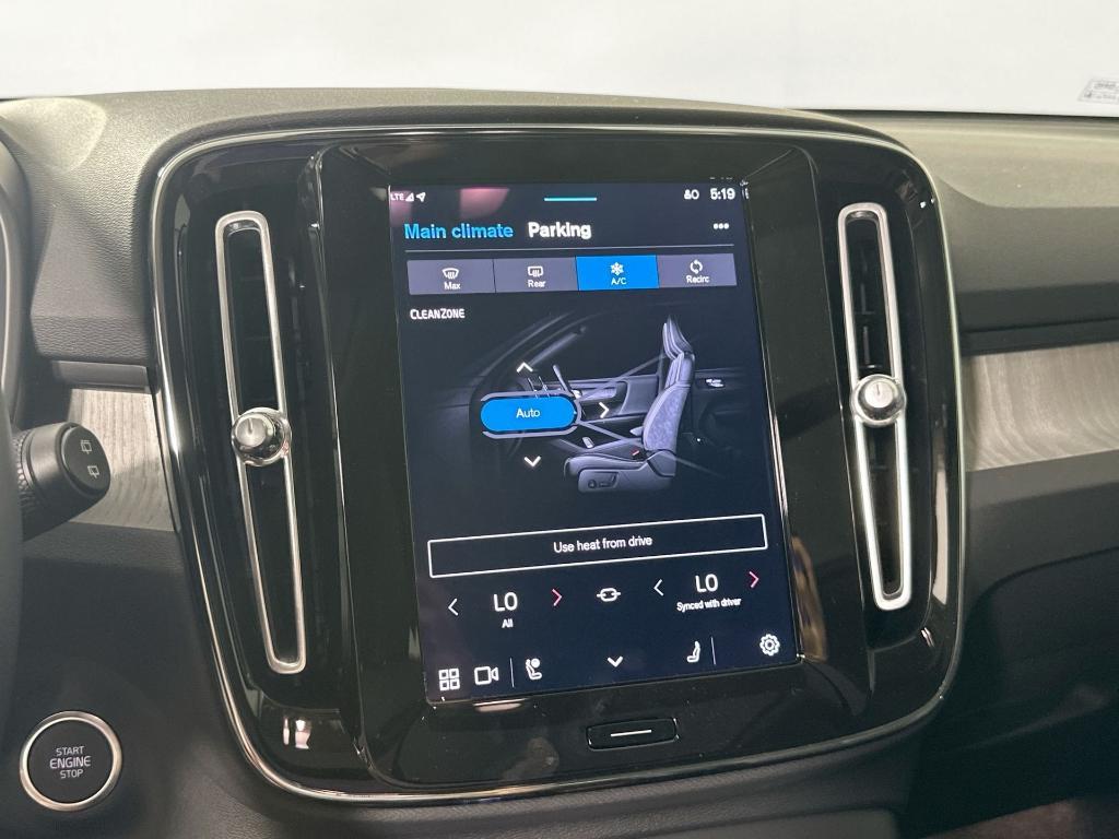 new 2025 Volvo XC40 car, priced at $43,021