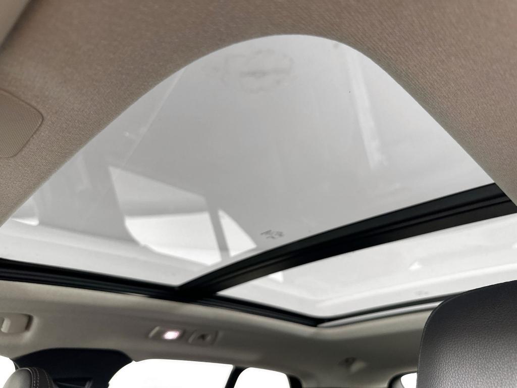 new 2025 Volvo XC40 car, priced at $43,021