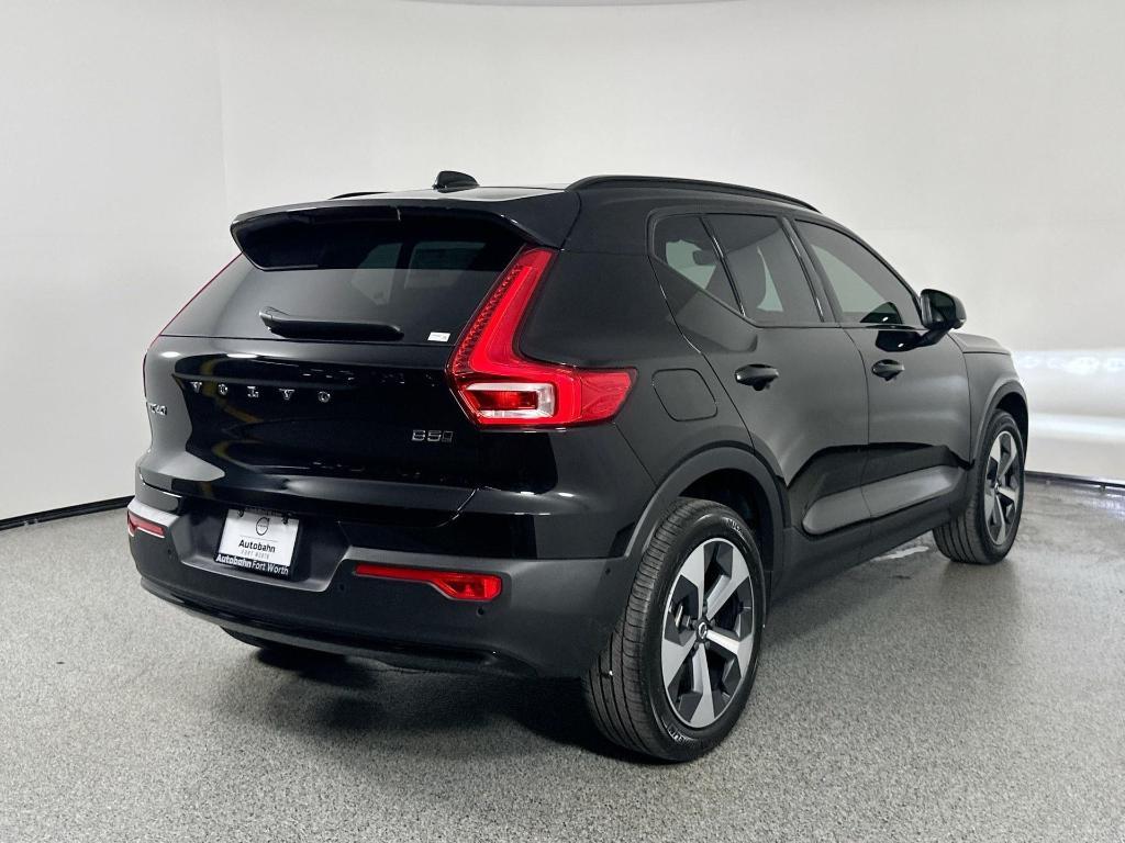 new 2025 Volvo XC40 car, priced at $43,021