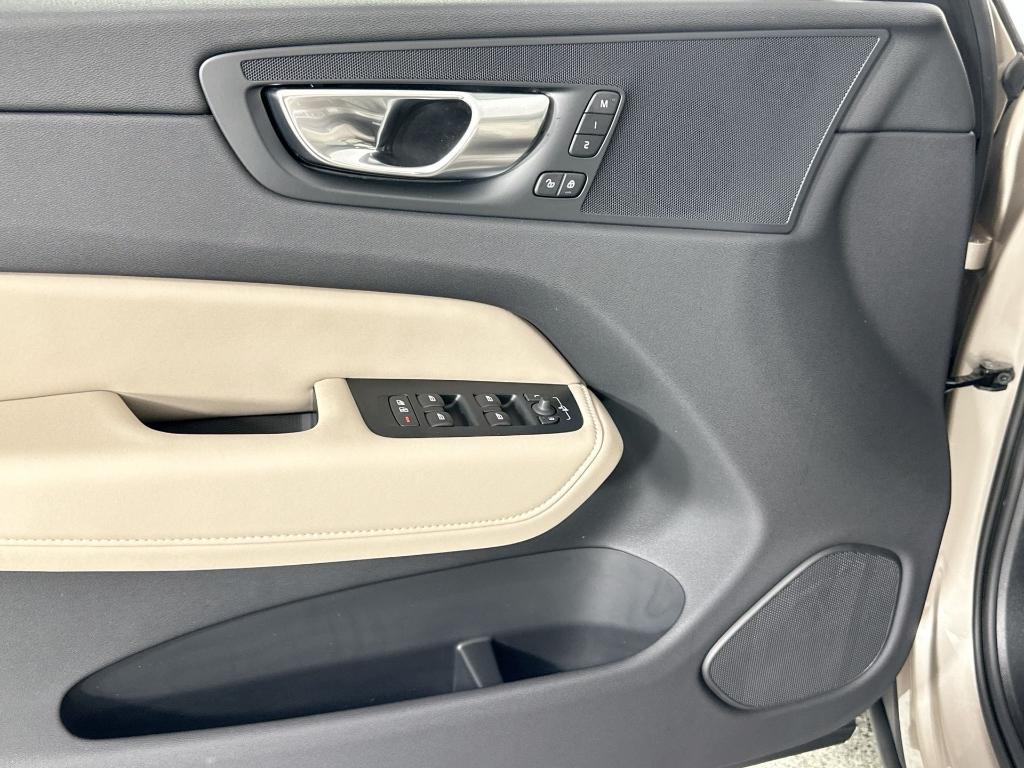 new 2026 Volvo XC60 car, priced at $57,985