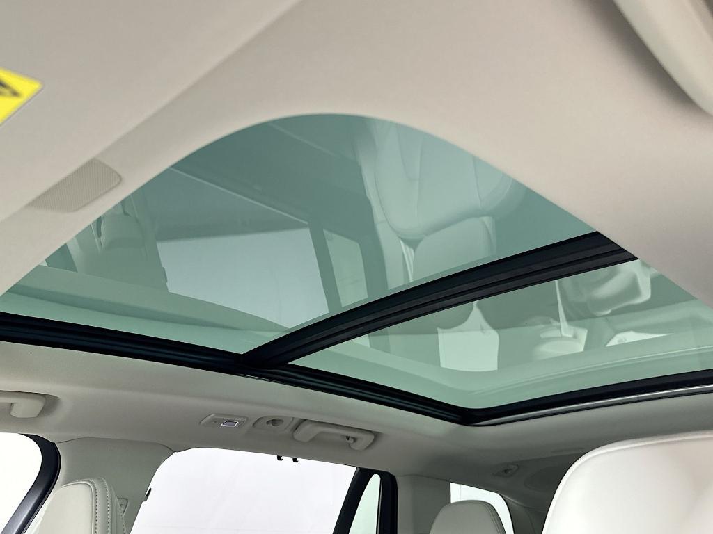 new 2026 Volvo XC90 car, priced at $75,155